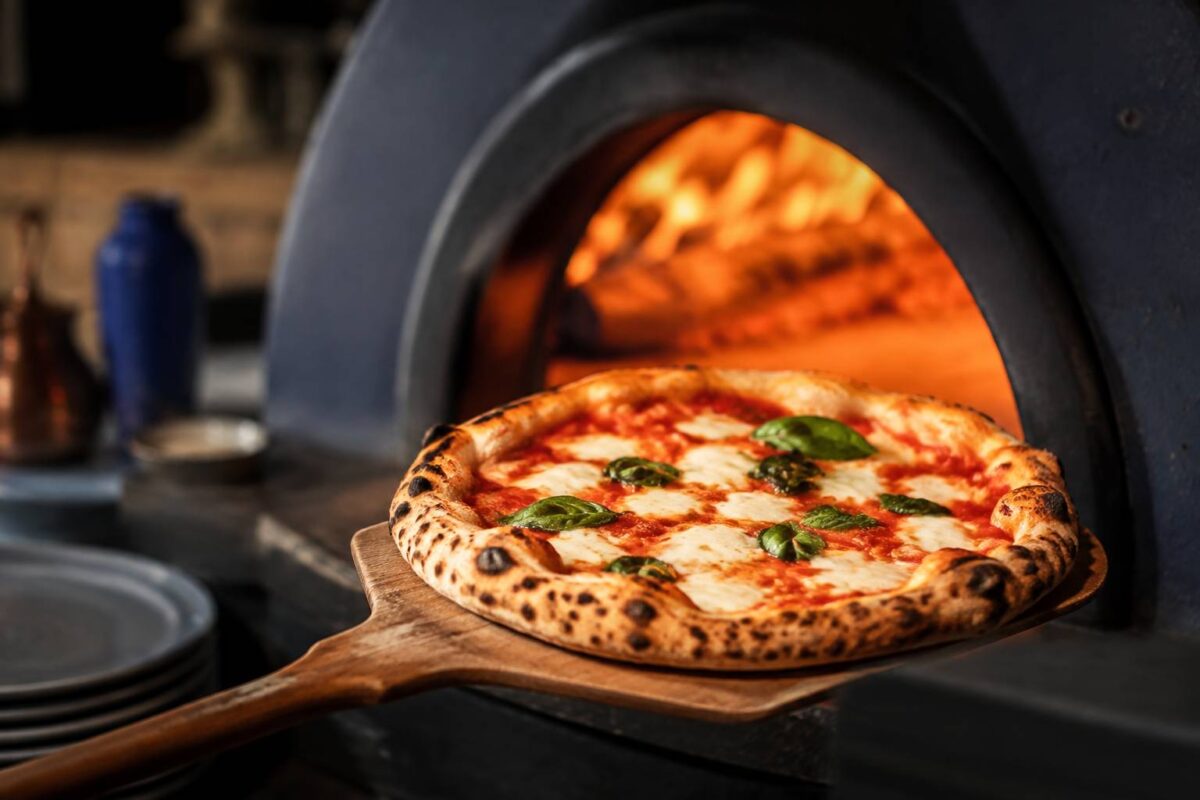 Manhattan Terrazza : la pizzeria napolitaine la plus abordable de Paris s’ouvre maintenant sur une terrasse ensoleillée plein sud